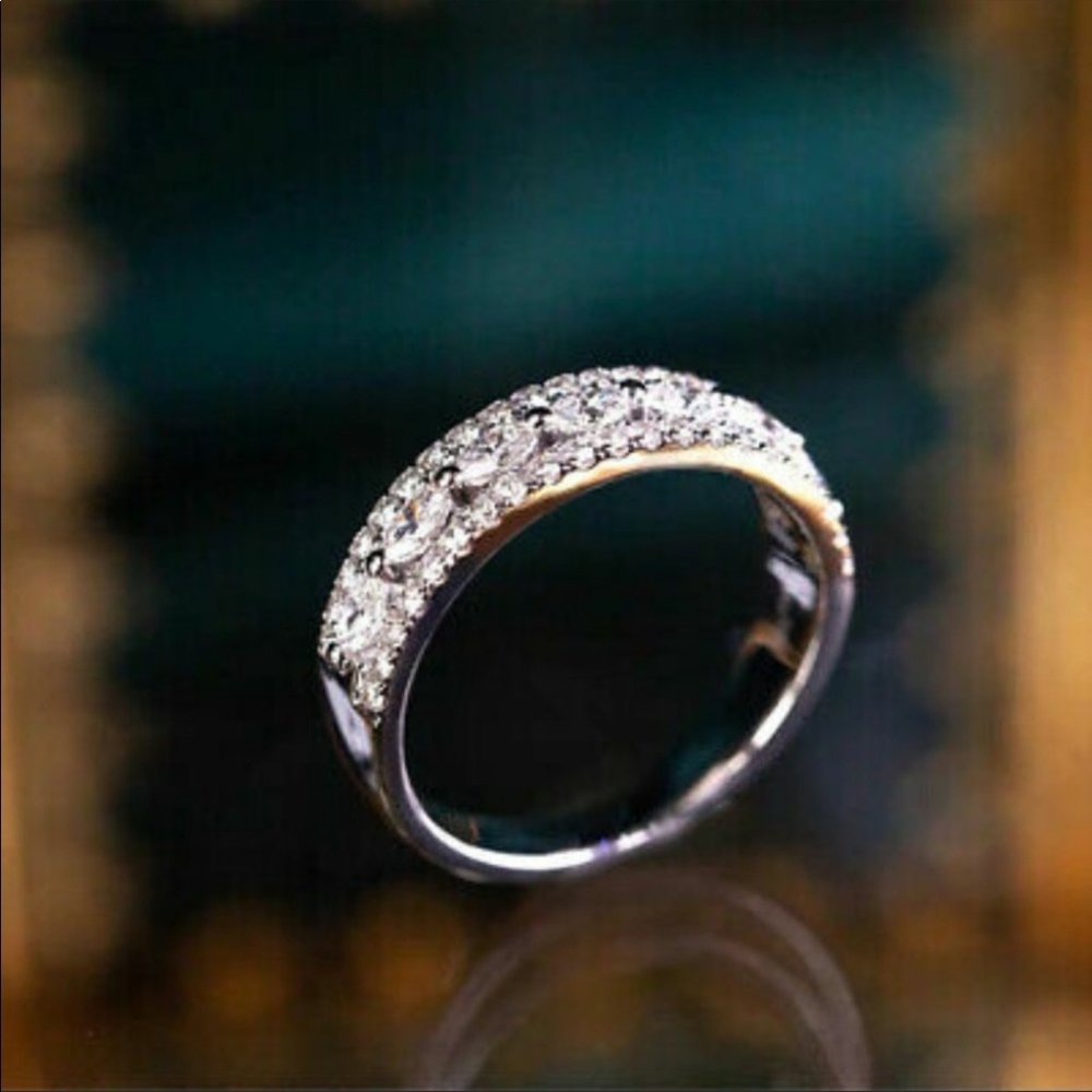 New Women’s 935 Silver Unique Diamond Ring - Picture 3 of 9